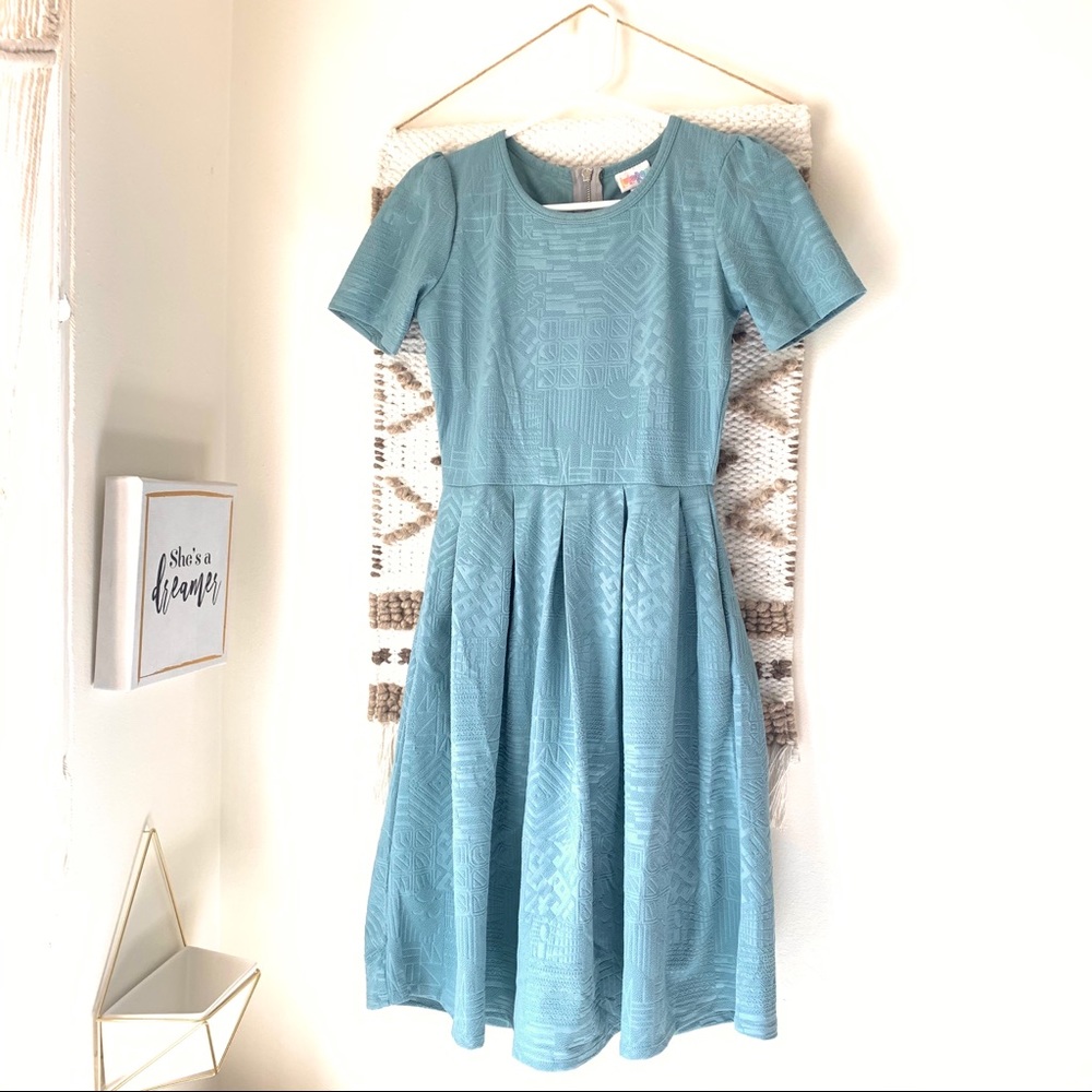 Adorable Amelia Lularoe dress